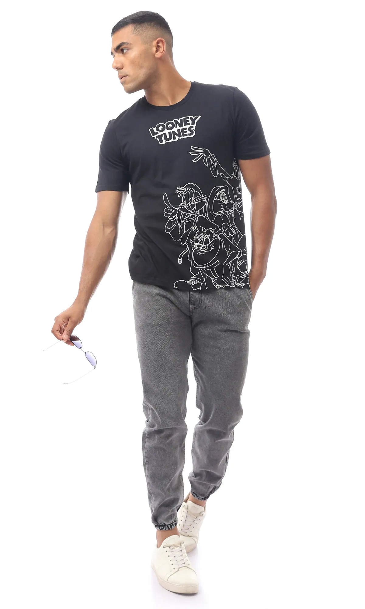O170323 Looney Tunes' Printed Slip On Regular Fit Black Tee