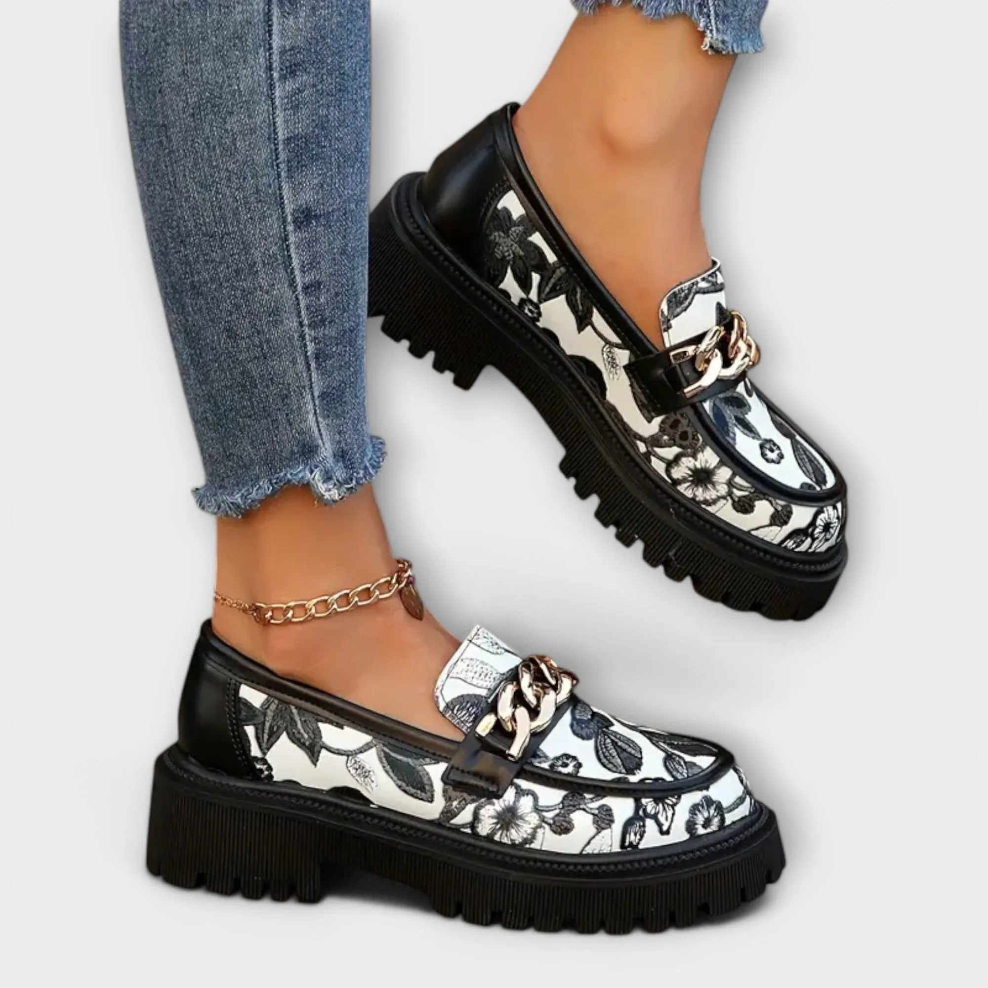 Sandra - Chic Vintage Moccasins