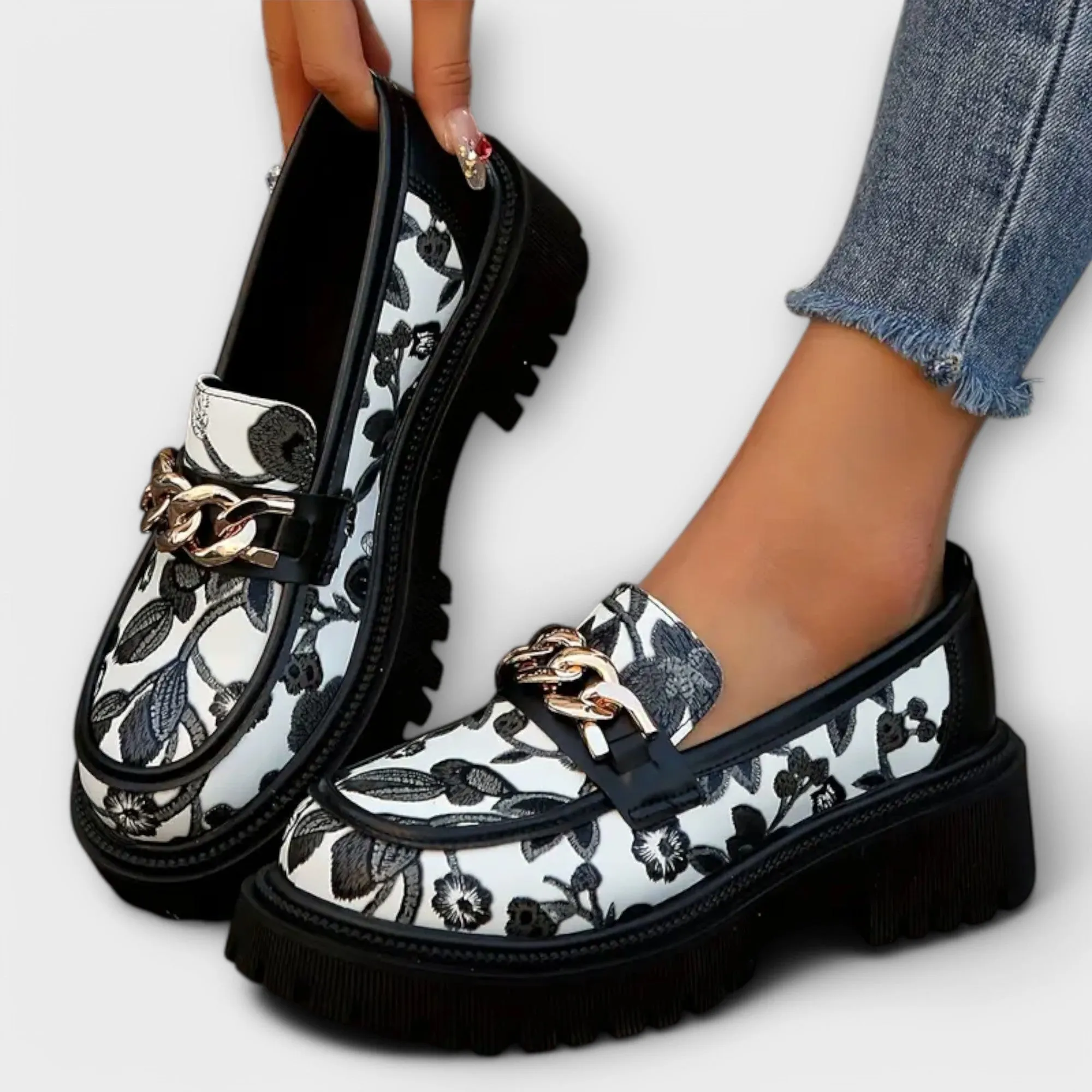 Sandra - Chic Vintage Moccasins